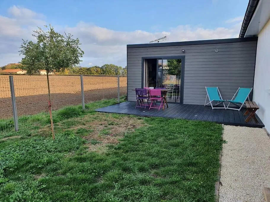 Charmant Appartement Au Calme Saint-Romain-la-Motte Apartment