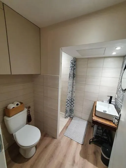Апартаменты Charmant Appartement Au Calme Saint-Romain-la-Motte Франция
